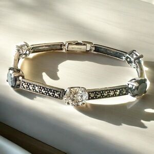 Vintage Sterling Silver 7.50ctw oval zirconia clear / blacke & Marcasite  bracel